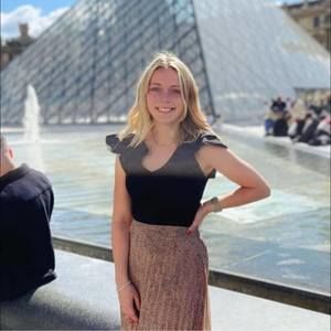 Meet your Posher, Laura